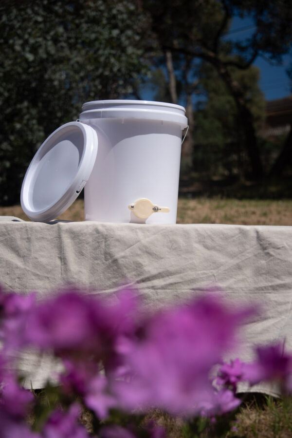 Pail with Honey Gate 20L (30kg) Honey Bucket