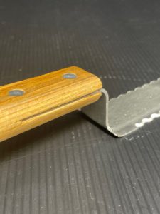 Uncapping-knife-serrated-HS-4 - 2