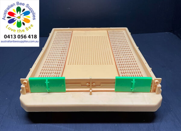 Base with Pollen Collector - plastic vented base, entrance reducer and tray - 10 Frame