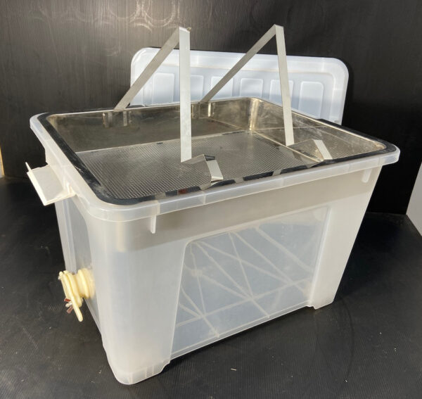 Beehive Frame Uncapping Tray with Plastic Tub