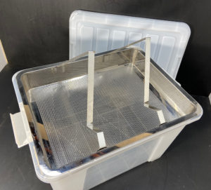 Uncapping-Tray-with-Tub - 2