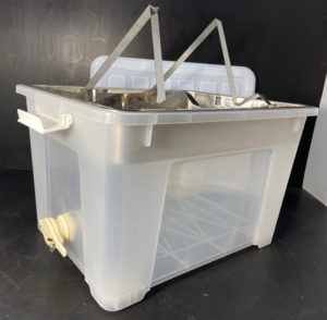 Uncapping-Tray-with-Tub - 3