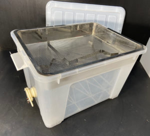 Uncapping-Tray-with-Tub - 4